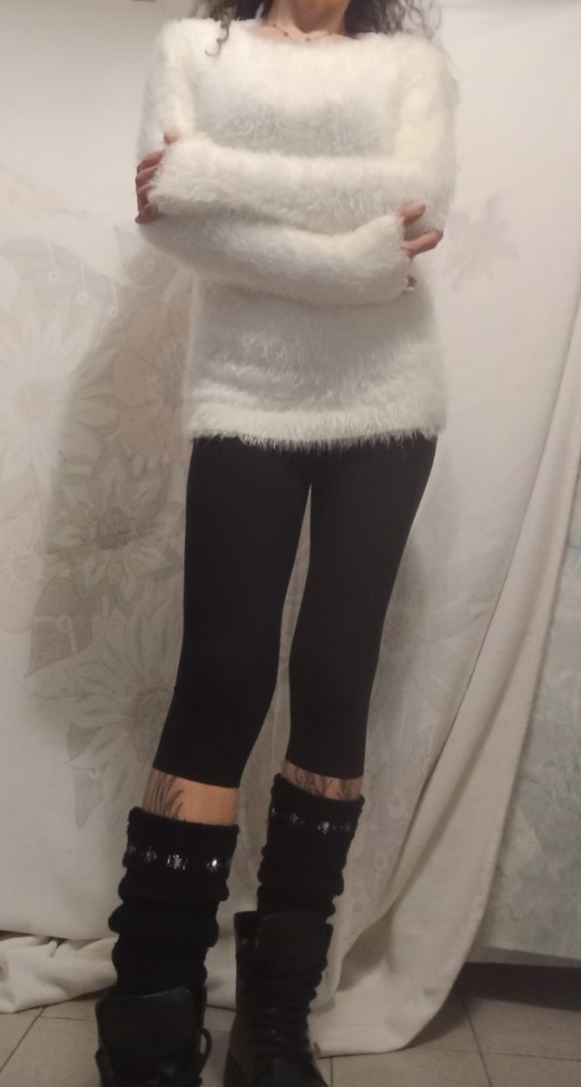 Maglioncino bianco. Rut