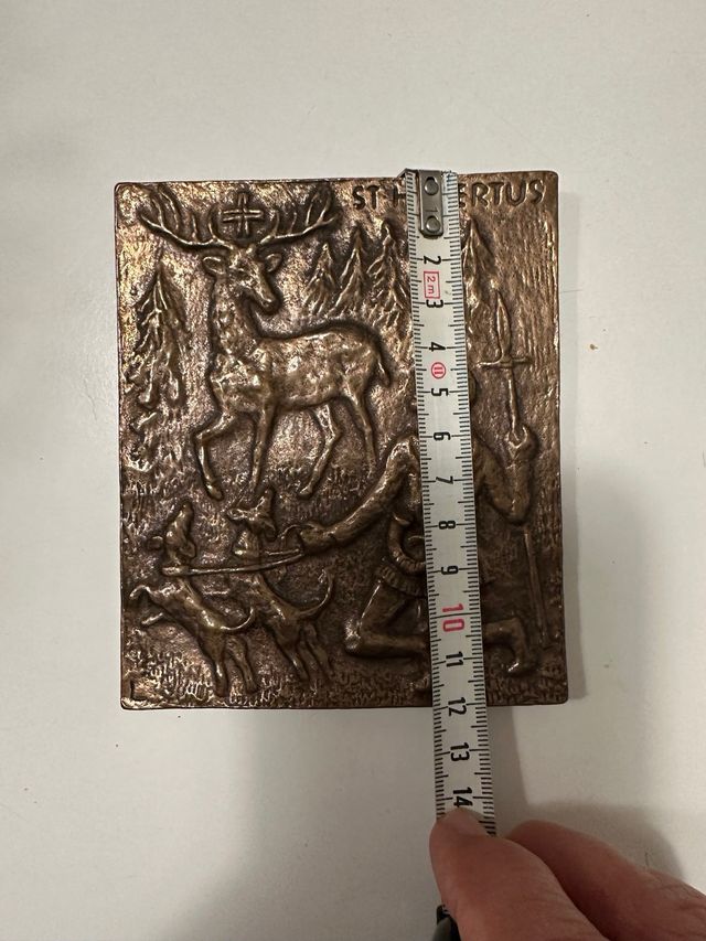 San Huberto cuadro en bronce.