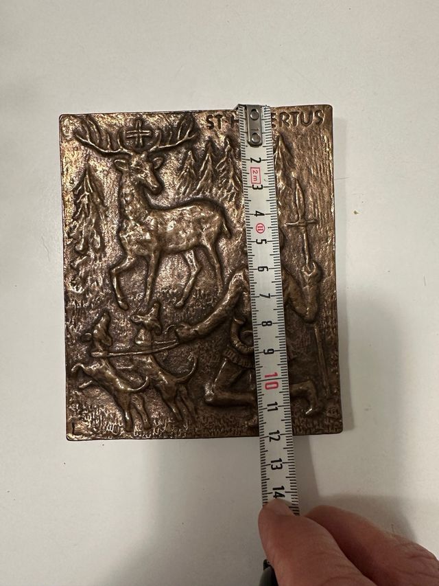 San Huberto cuadro en bronce.