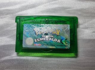 Juego de la game boy pokemon esmeralda