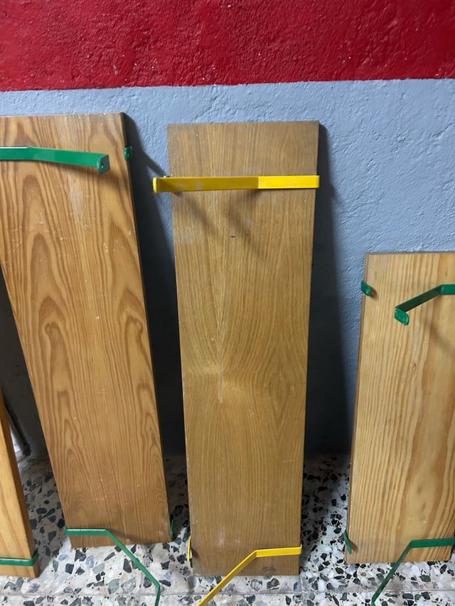 Estanterias de madera maziza