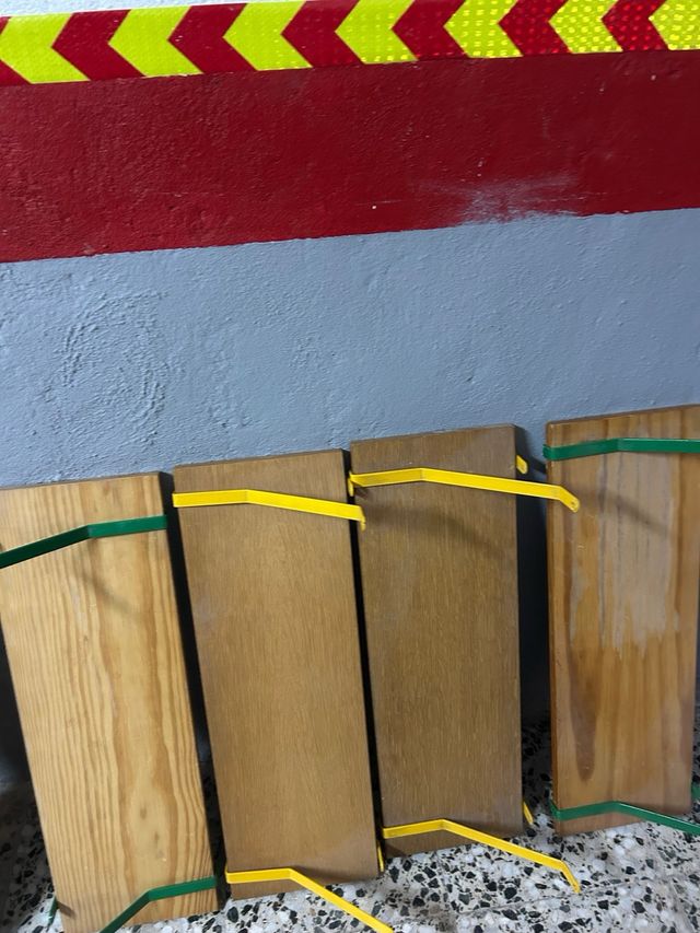 Estanterias de madera maziza