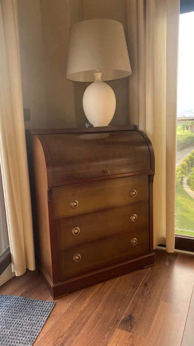 Escritorio de Persiana en Madera