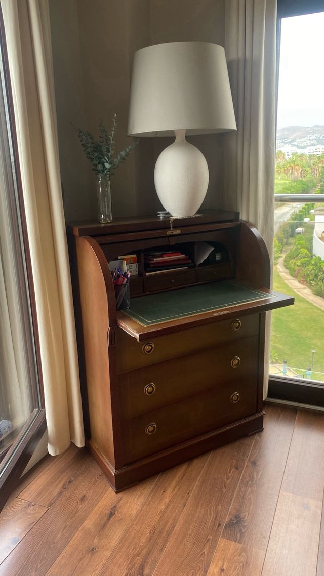 Escritorio de Persiana en Madera