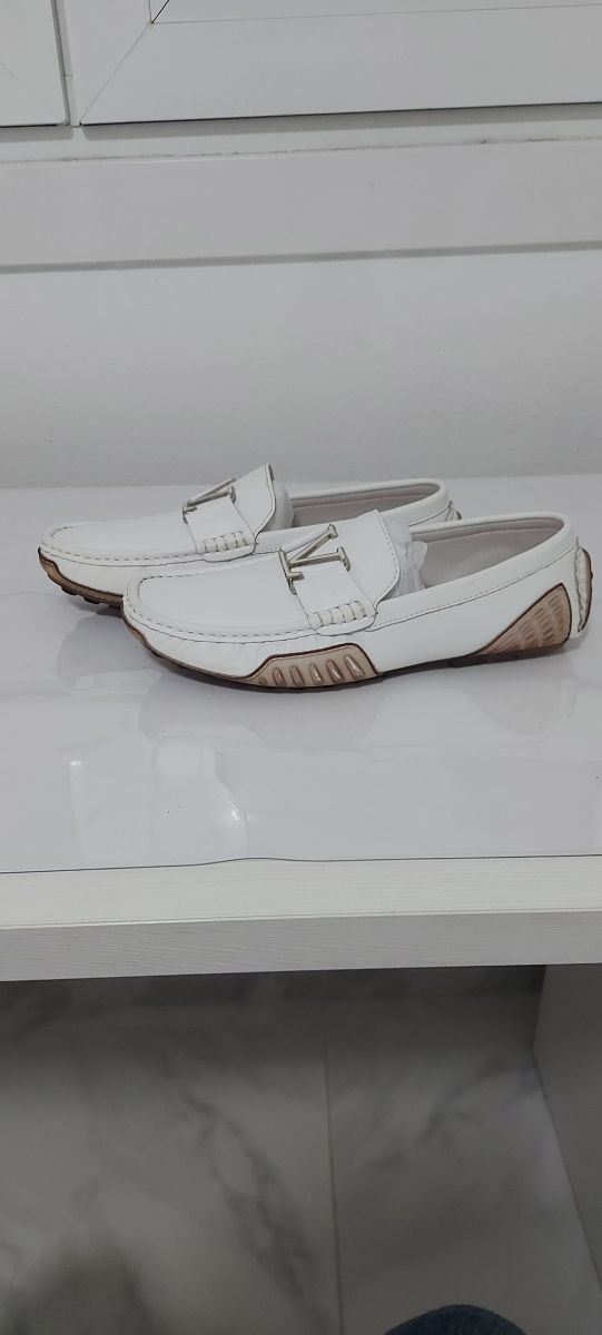 Mocasin blanco hombre