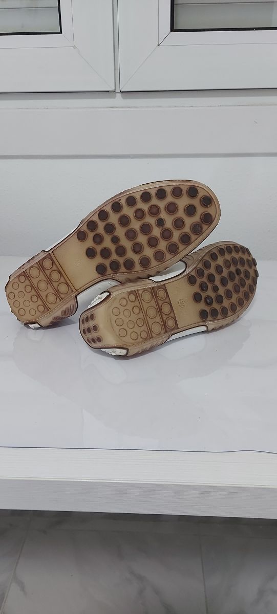 Mocasin blanco hombre