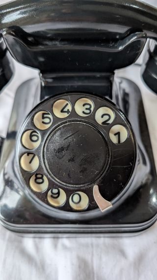 Teléfono antiguo.