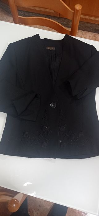 Chaqueta bordada ZENDRA