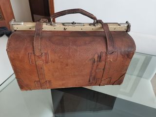 Maleta cuero antigua