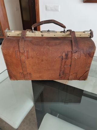 Maleta cuero antigua