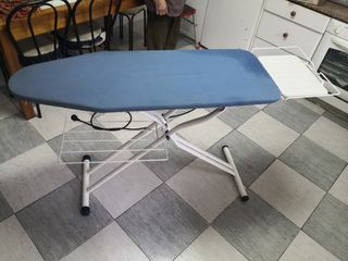 Tabla de planchar. 150 x 47 cms