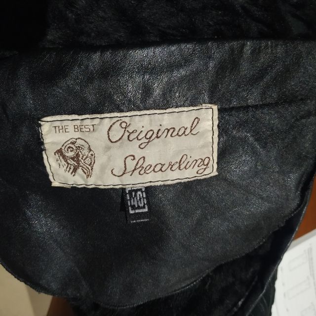 ABRIGO DE PIEL Y ANTE NEGRO