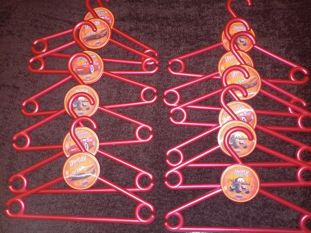 Perchas Cars Casi Nuevas