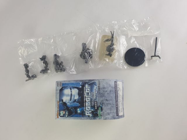 KOTOBUKIYA ROBOCOP 2 CAIN COLECIONABLE ONE COIN