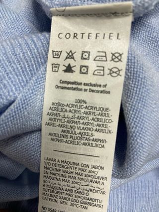 Jersey cuello subido azul claro