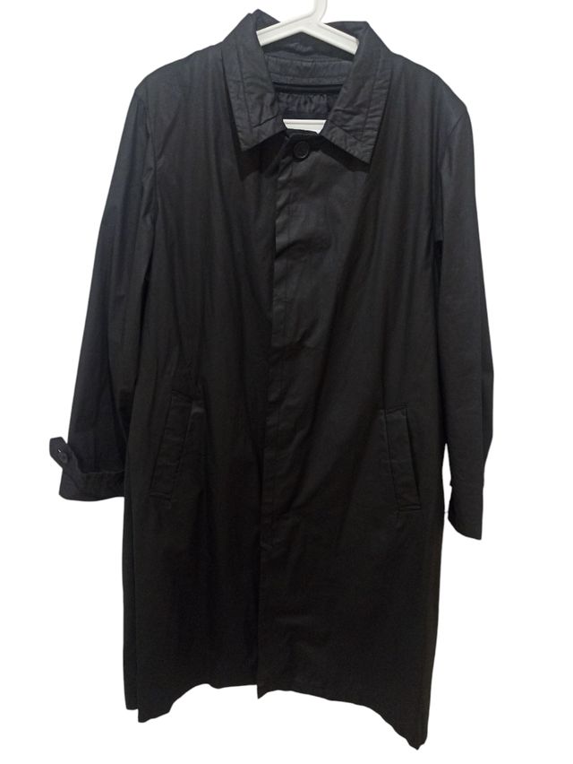 Gabardina negra con chaleco desmontable