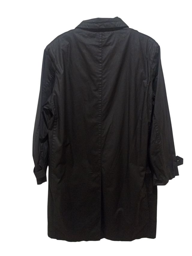 Gabardina negra con chaleco desmontable