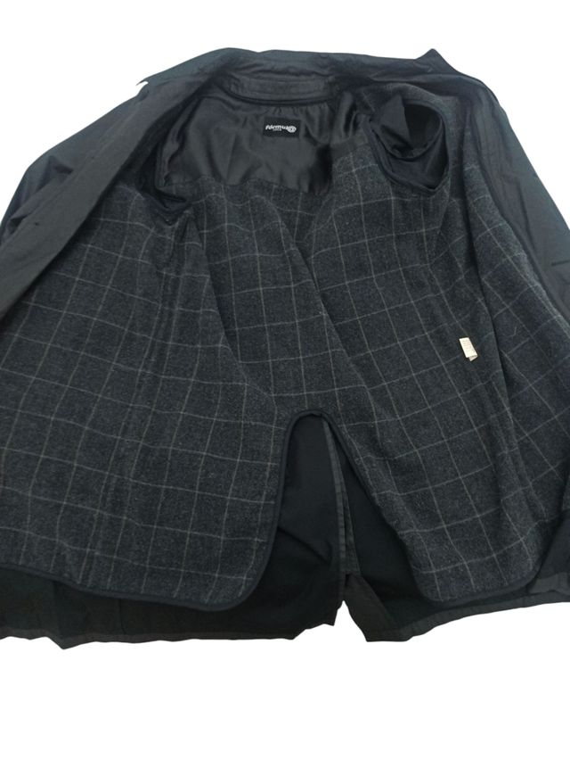 Gabardina negra con chaleco desmontable