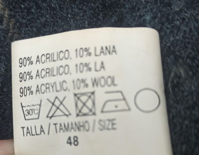 Gabardina negra con chaleco desmontable