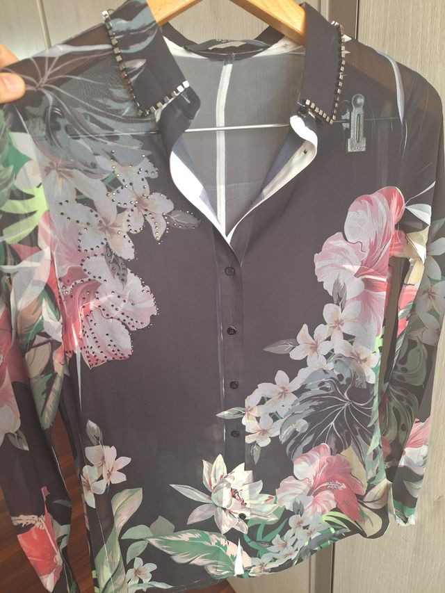 Camisa Guess , preciosa!!