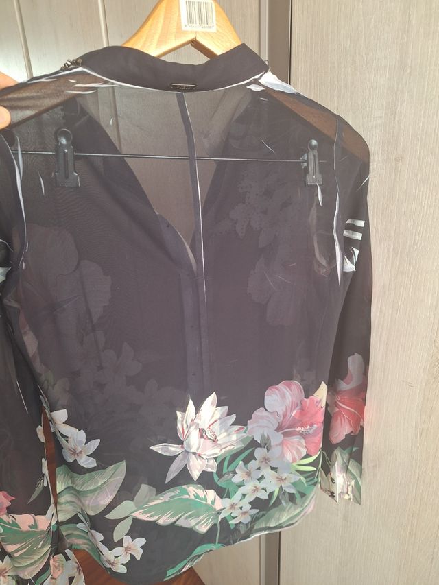 Camisa Guess , preciosa!!