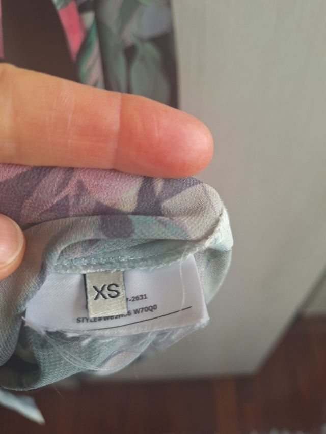 Camisa Guess , preciosa!!