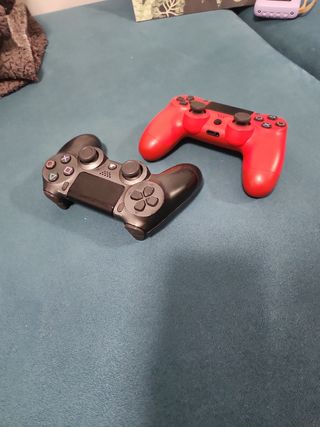 Ps4 Slim con todos los cables y 2 mandos