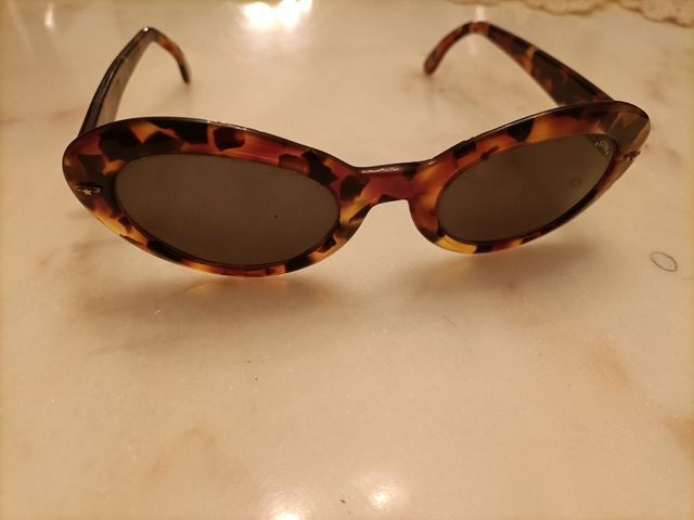 Occhiali da sole donna marca Sting