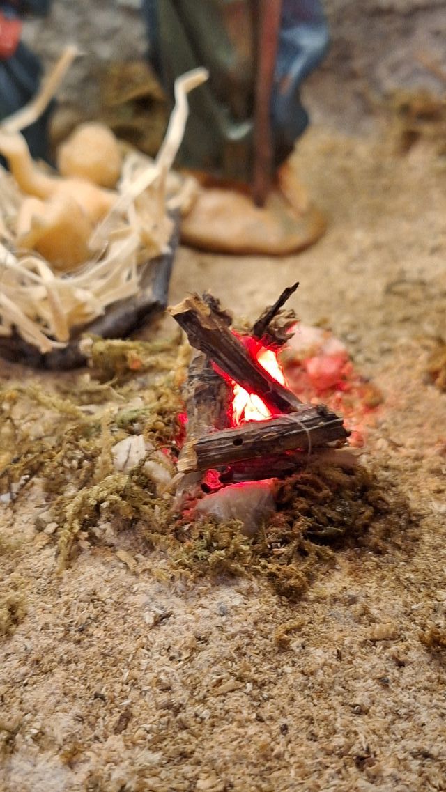 Presepe Artigianale Illuminato – Fontana Funzionan