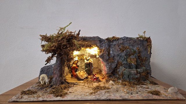 Presepe Artigianale Illuminato – Fontana Funzionan