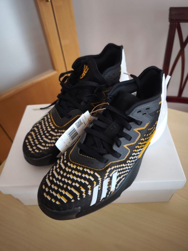 Adidas d.o.n. issue4