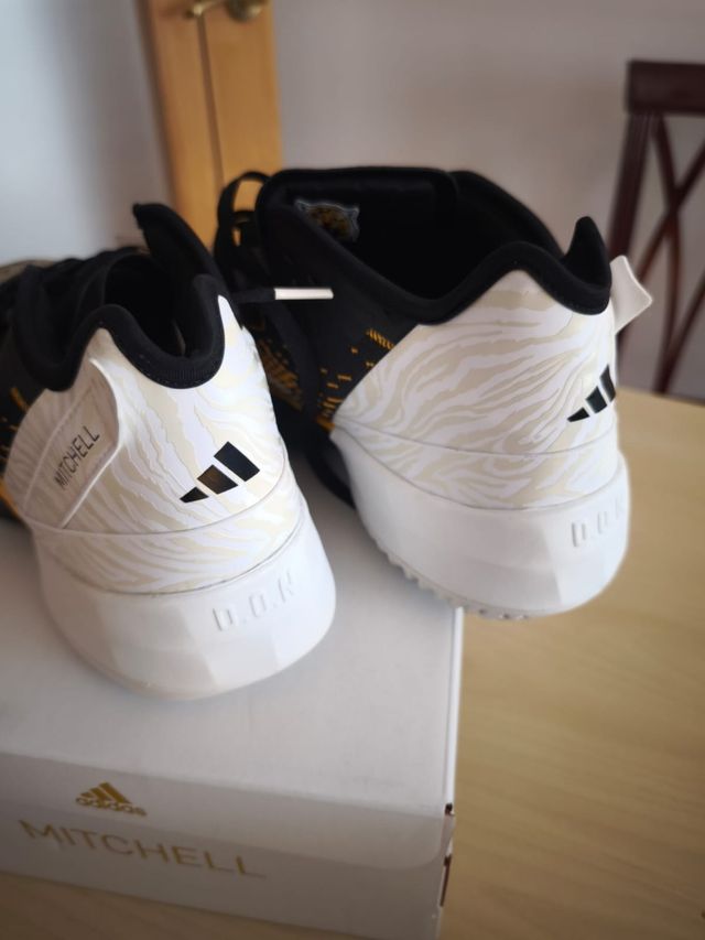 Adidas d.o.n. issue4