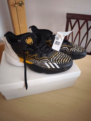 Adidas d.o.n issue4