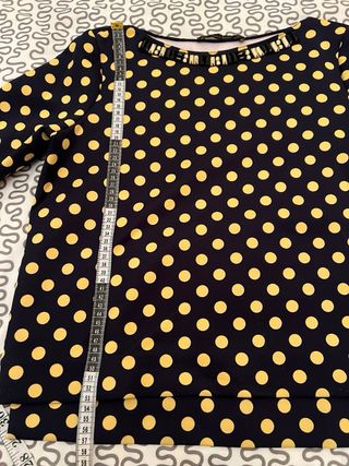 Blusa/top Zara. Azul marino con lunares amarillos
