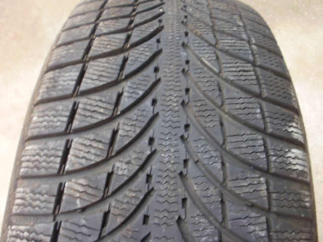 Neumatico 235/65-18 Michelin usado.