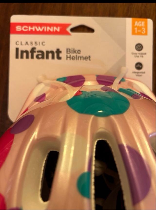 Lote se 2 cascos infantiles Schwinn nuevos