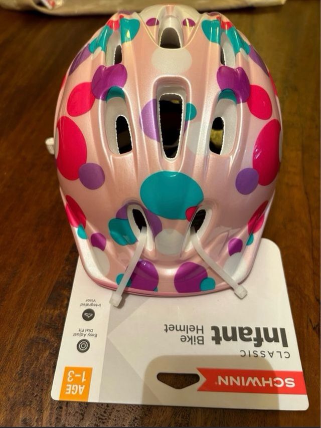 Lote se 2 cascos infantiles Schwinn nuevos