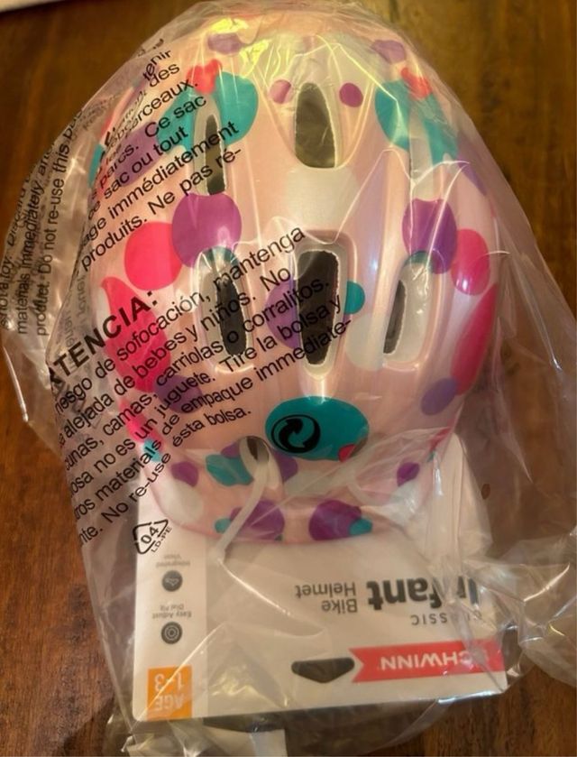 Lote se 2 cascos infantiles Schwinn nuevos