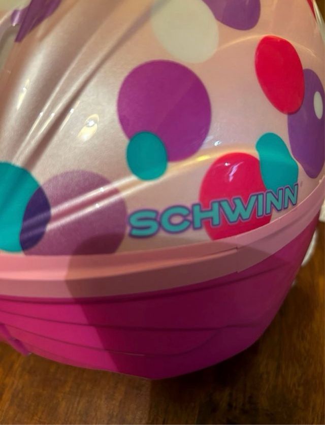 Lote se 2 cascos infantiles Schwinn nuevos