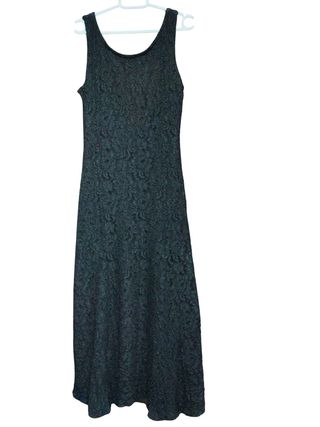 Vestido, bolso, guantes y zapatos