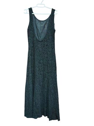 Vestido, bolso, guantes y zapatos