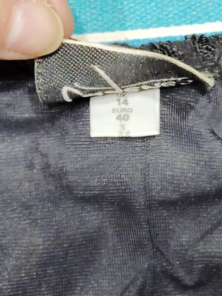 Vestido, bolso, guantes y zapatos