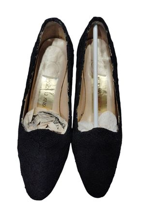 Vestido, bolso, guantes y zapatos