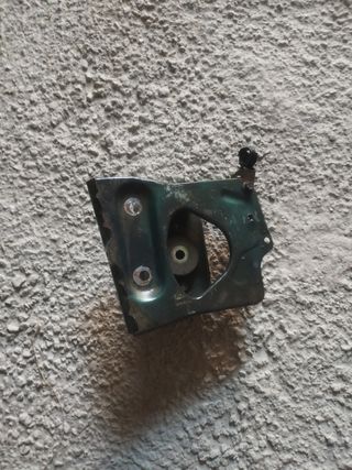Soporte bateria Peugeot 205 