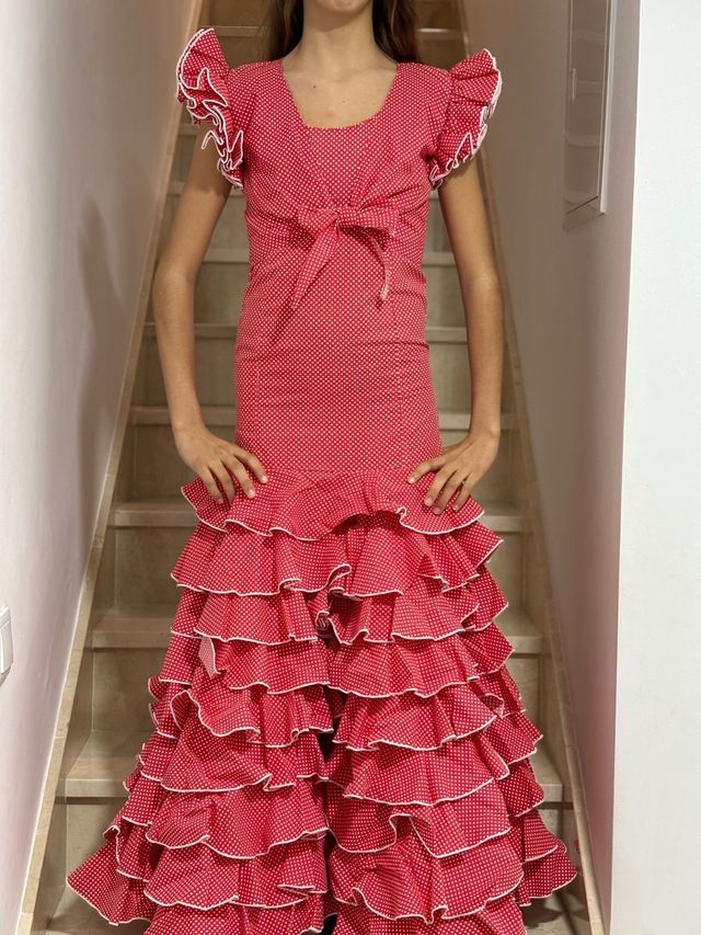 Traje flamenca niña. Largo total 1.26 cm