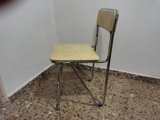 4 SILLAS Y MESA REDONDA  AÑOS 70 TUBULARES