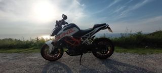 KTM DUKE 390 ABS del año 2020.