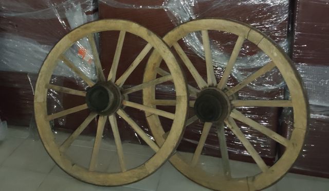 Ruedas de Madera grandes y pequeñas