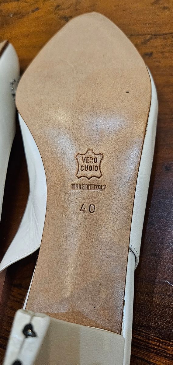 Scarpe bianche da sposa