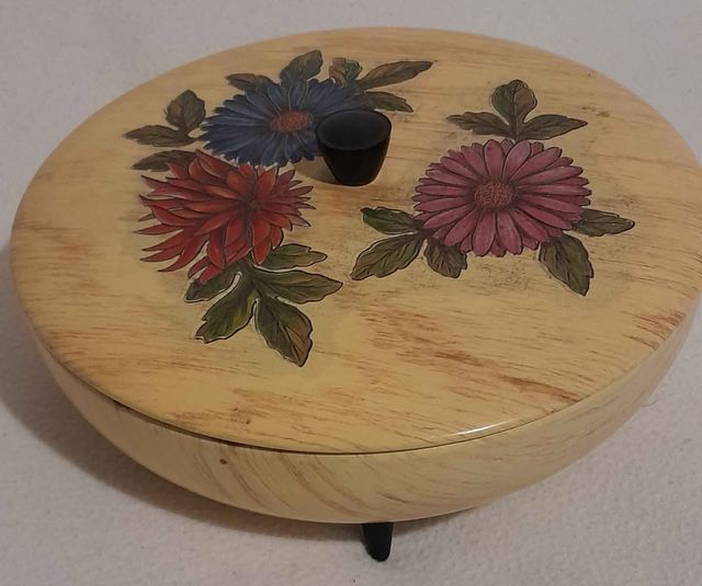 Design anni 60: scatola metallo caramelle Sperlari